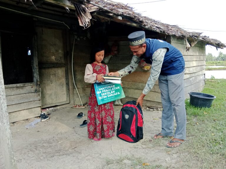 Endatoe Foundation Salurkan Dukungan kepada Suci Ardila, Yatim Piatu dan Dhuafa di Aceh Utara
