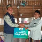 Penyaluran Al-Quran untuk Balai Pengajian Babussadah di Baktiya, Aceh Utara: Endatoe Foundation Bantu Santri Dhuafa
