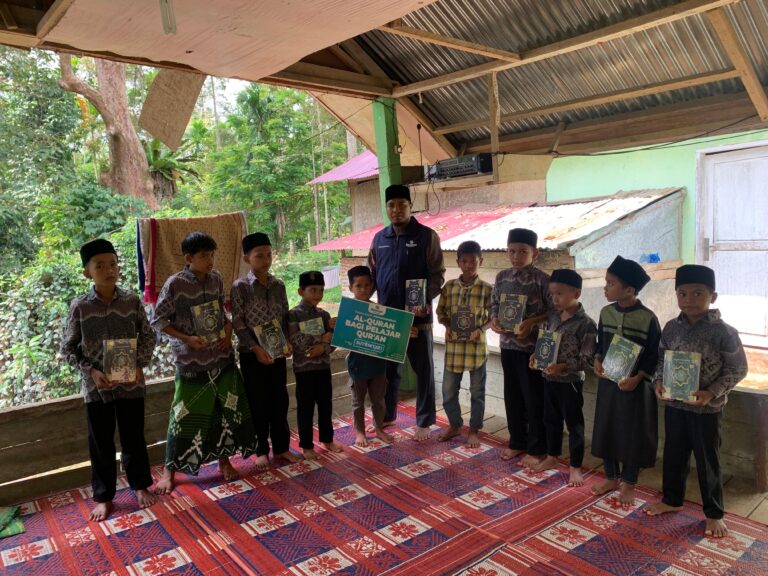 20 Al-Qur’an Disalurkan ke Balai Pengajian Nurul Hudan & Syamsud Dhuha