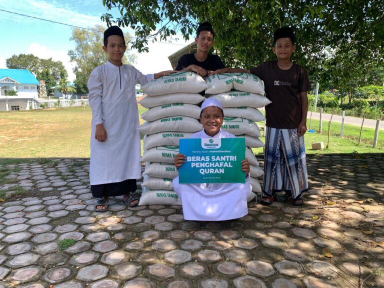 Kepedulian Endatoe Foundation: 18 Sak Beras untuk Santri Zurriyatul Qur’ani Al-Ma’arif